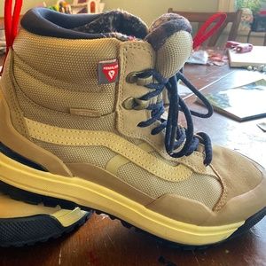 Vans Mte size 8 womens